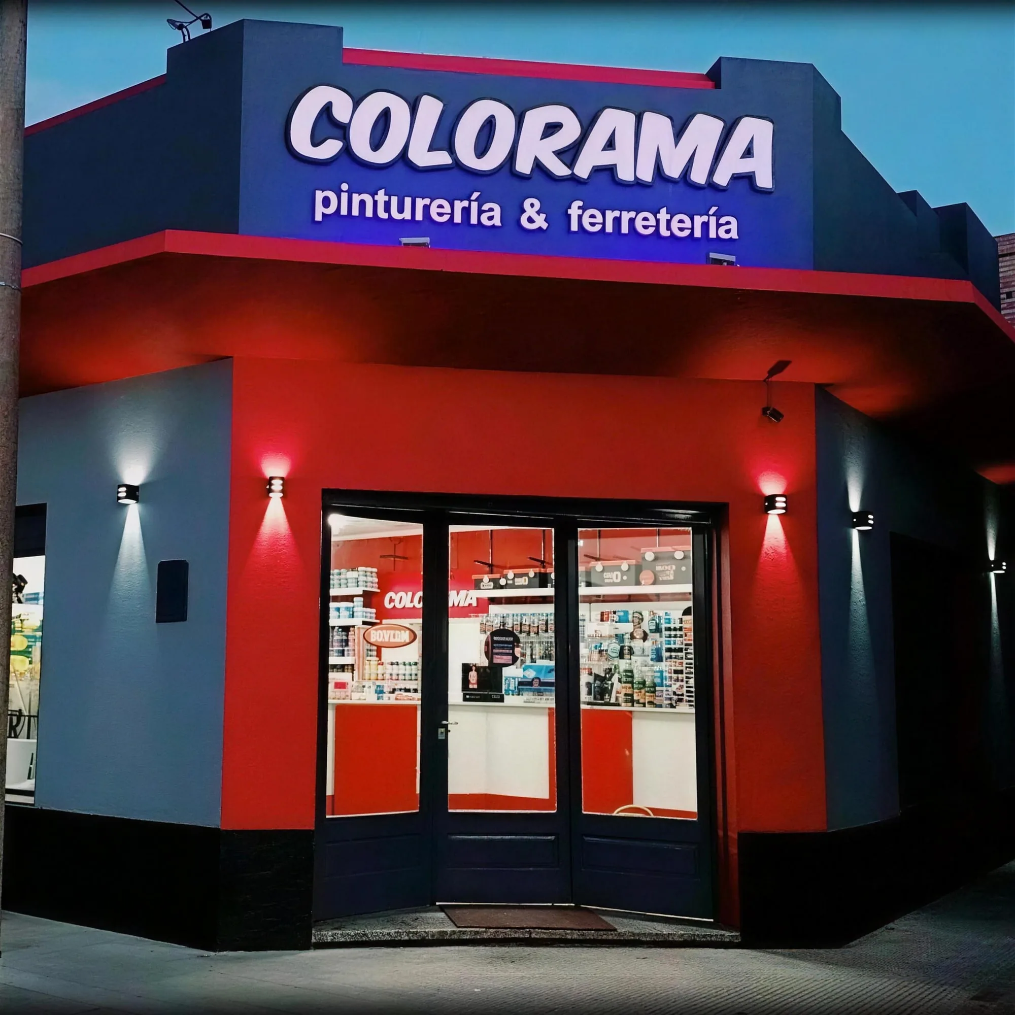 Fachada real de Colorama, pinturería y ferretería en Miguel Riglos